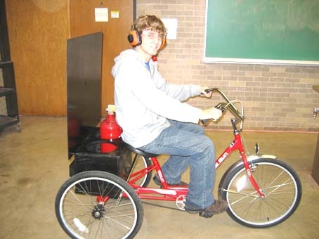 Fire Extinguishers without diverters, Tricycle with attached box