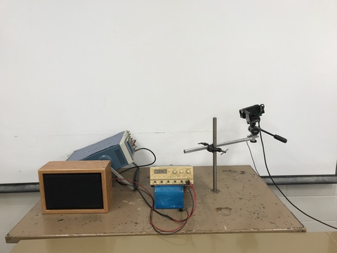 3C30.30 - Oscilloscope, Wave Generator, and Speaker